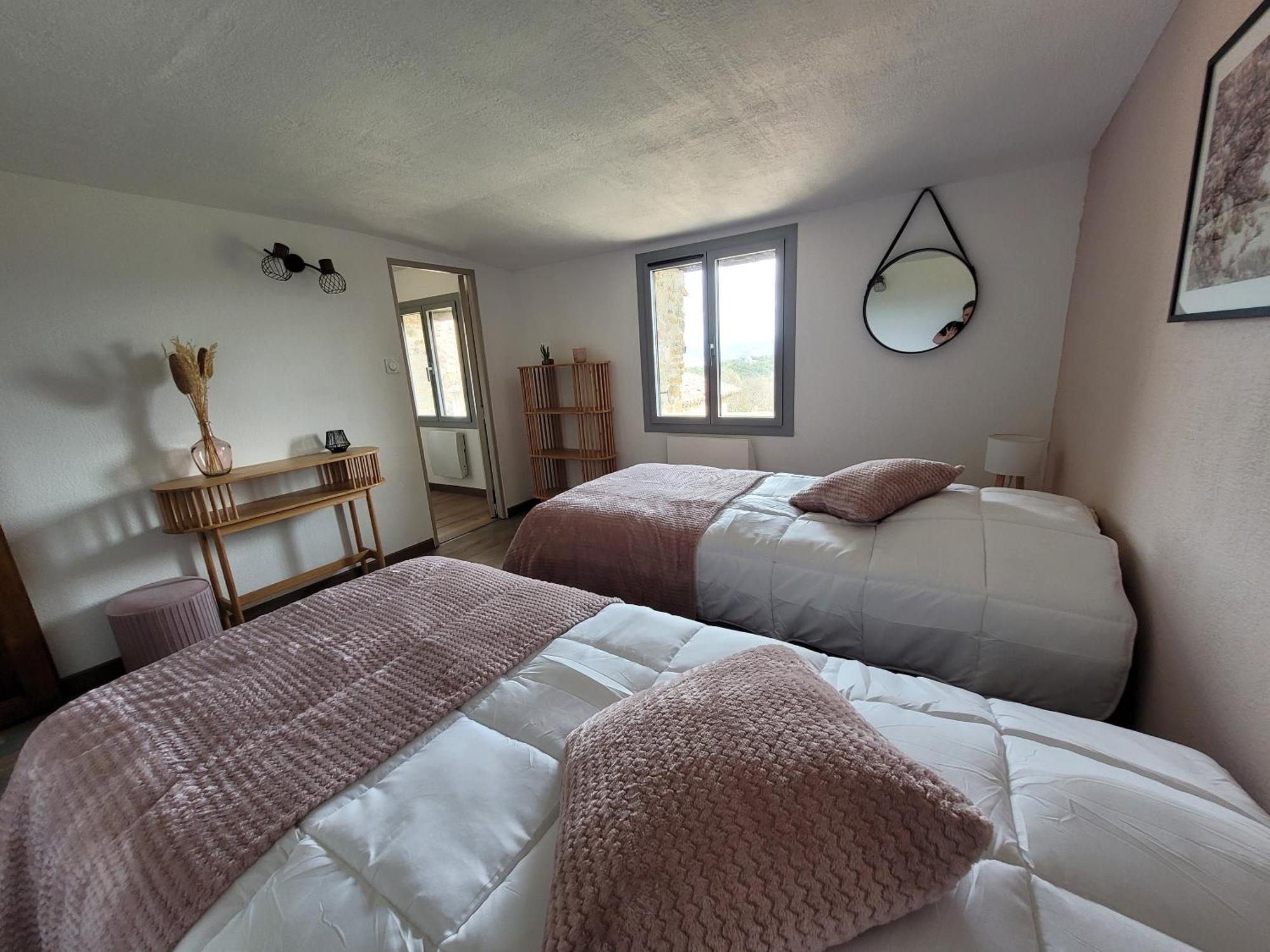 Peyruis Les Grandes Mollieres Bed & Breakfast 部屋 写真